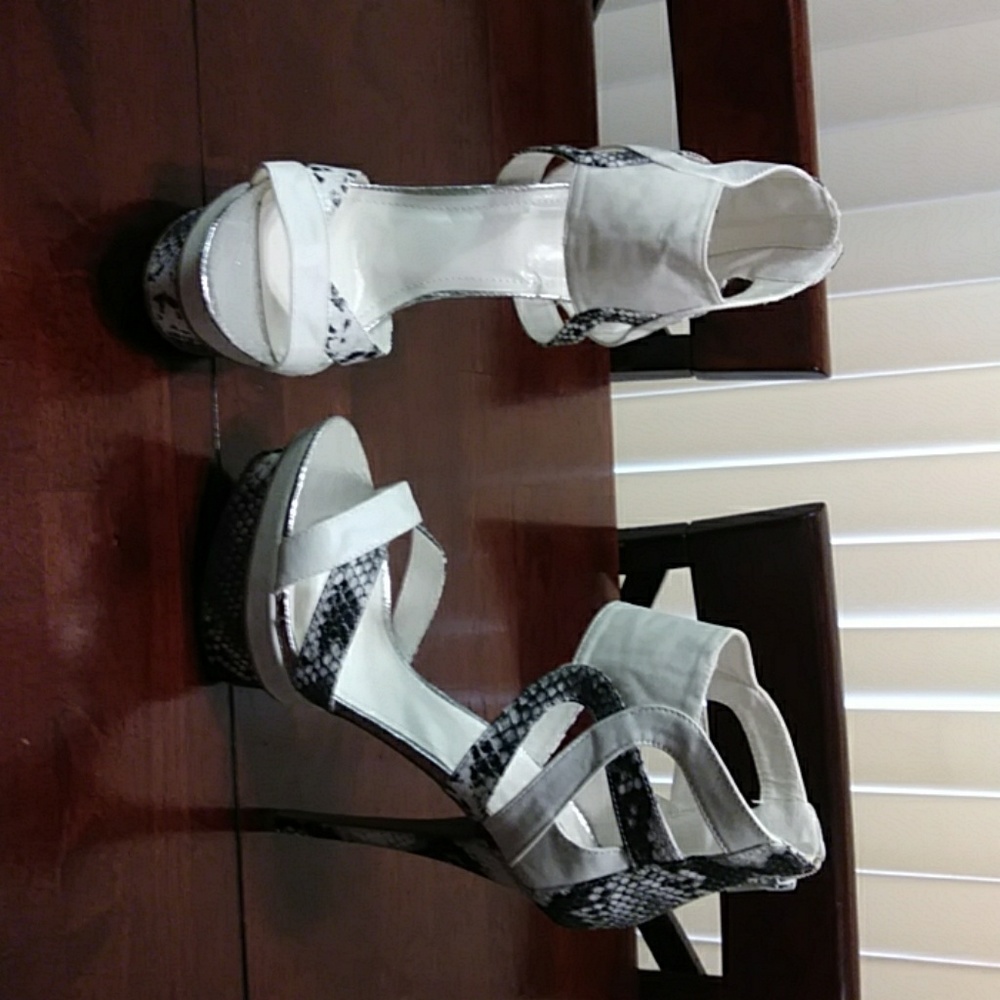 Women's shoes